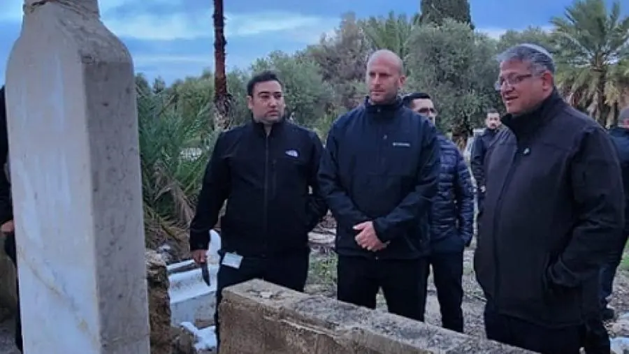 Israeli Minister Threatens to Destroy Izz al-Din al-Qassam's Grave