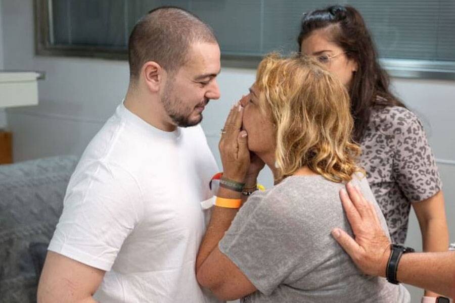 Израильский заложник вернулся домой и обнаружил, что его отец мертв