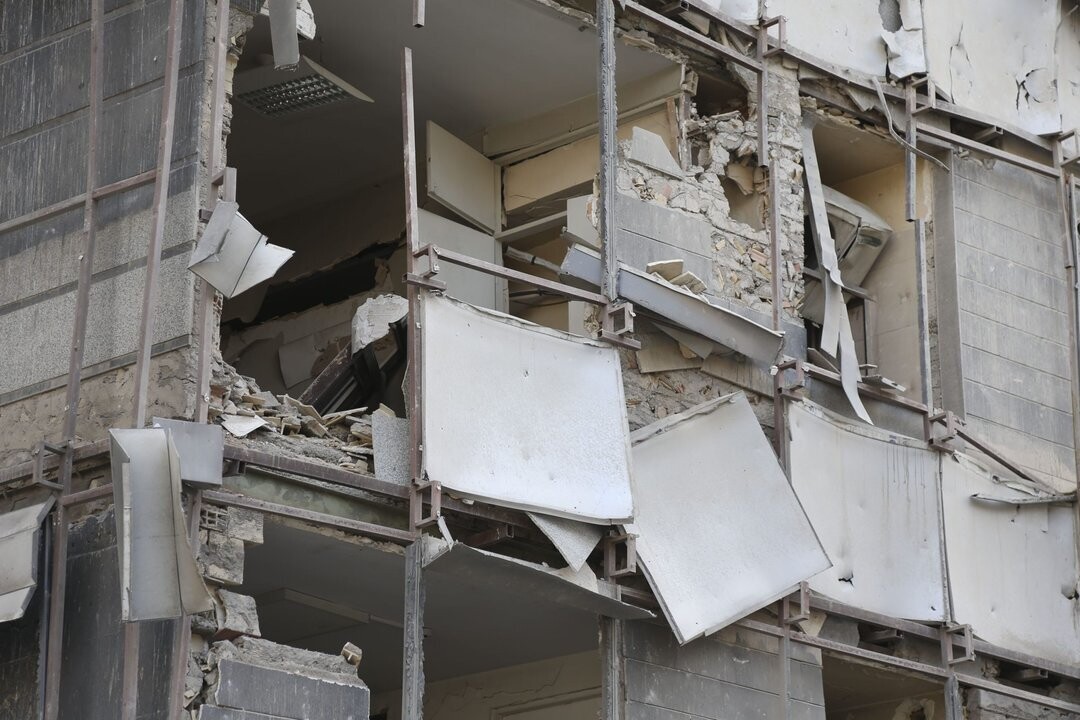 Israel launches new wave of bombings against Iran