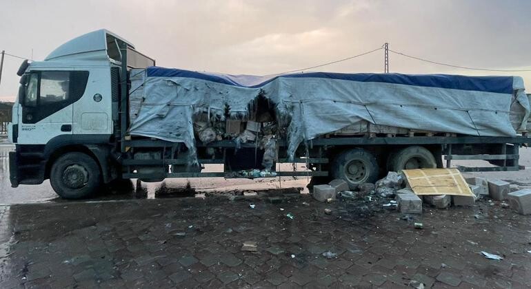 Грузовик ООН атакован в гуманитарном конвое