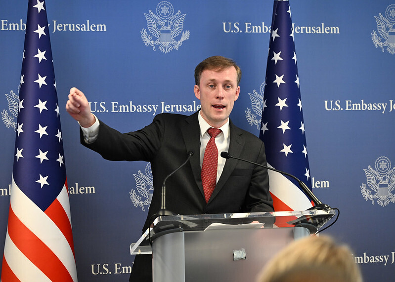 Советник из США обсуждает стратегические соглашения с принцем Саудовской Аравии