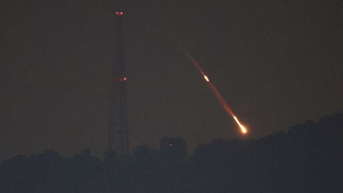 Иран запускает ракетную атаку на Тель-Авив на фоне нарастающих напряжений