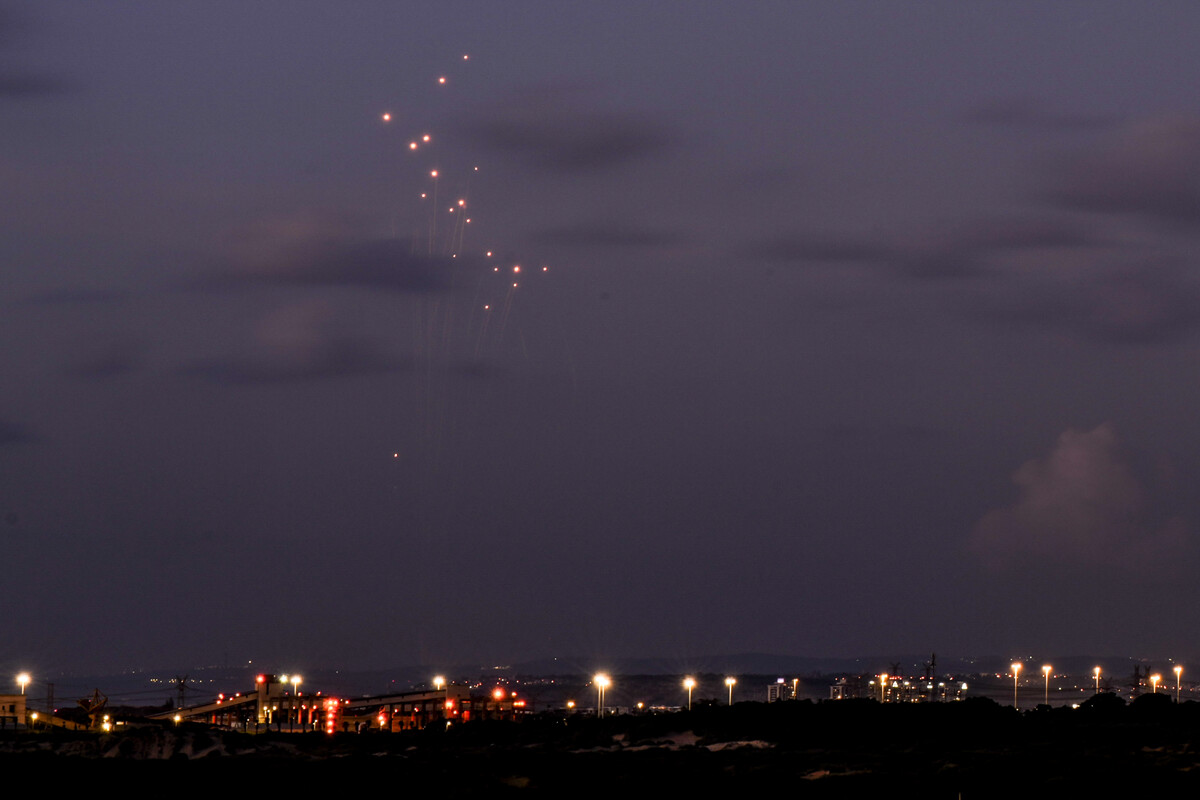 Израильское правительство объявляет чрезвычайное положение