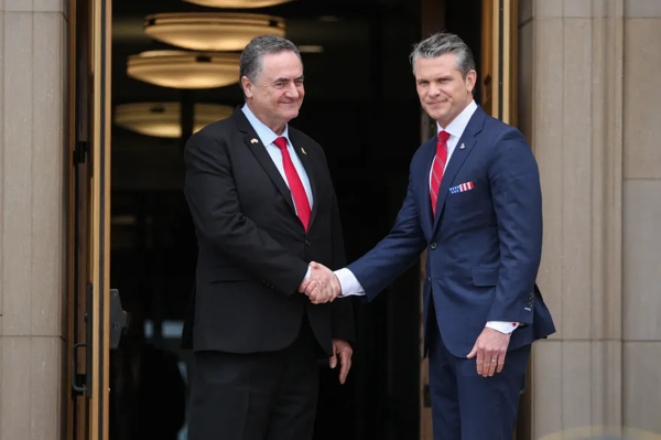 U.S. Defense Secretary Urges Israel to Continue Operation