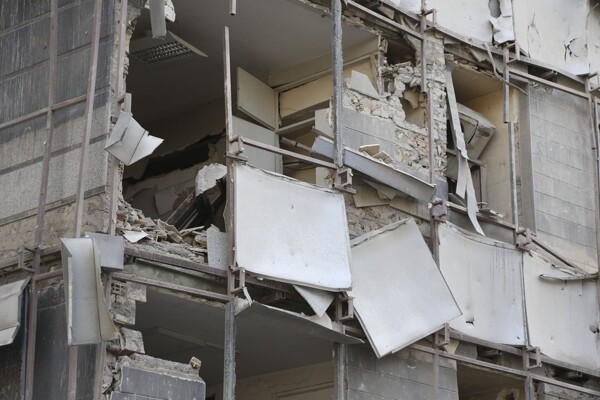 Israel launches new wave of bombings against Iran