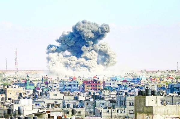 Израиль продолжает переговоры о прекращении огня с Хамасом в Каире