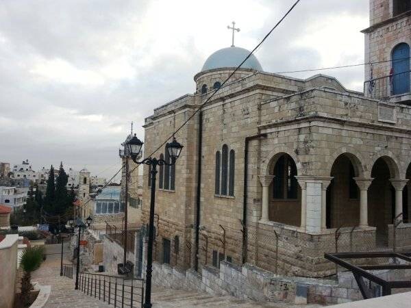 Israeli Authorities Demolish Home in Al-Eizariya