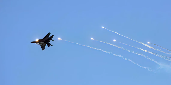 Израиль проводит авиаудары на фоне напряженности с Хезболлой