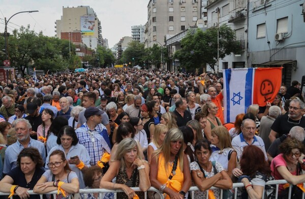 Tensions Rise as Israel and Hamas Negotiate Ceasefire