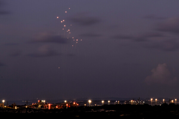 Израильское правительство объявляет чрезвычайное положение